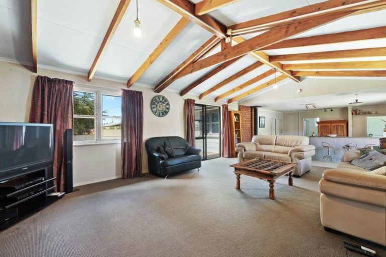 Photo of property in 22 Dunstan Street, Clyde, 9330