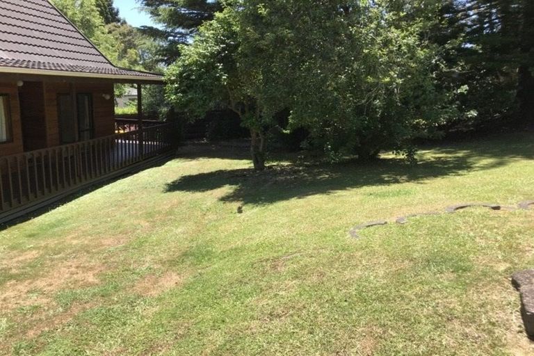 Photo of property in 1/130 Cliff View Drive, Green Bay, Auckland, 0604