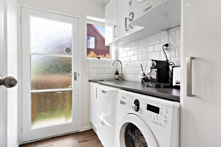 Photo of property in 138 Moire Road, West Harbour, Auckland, 0618