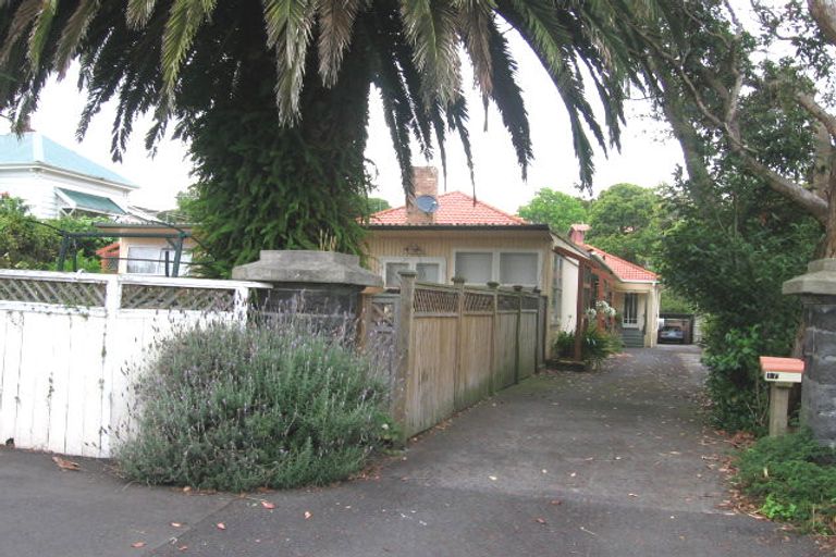 Property details for 6/17 Edenvale Crescent, Mount Eden, Auckland, 1024