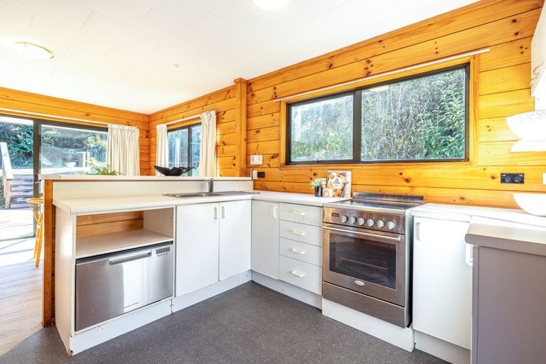 Photo of property in 16 Frank Street, Oneroa, Waiheke Island, 1081