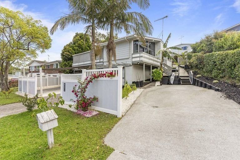 Photo of property in 3 Keldale Place, Forrest Hill, Auckland, 0620