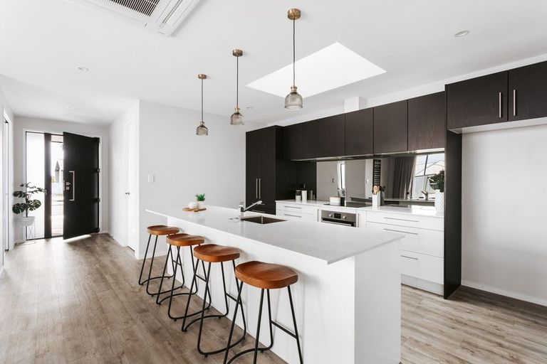 Photo of property in 15 Livingstone Drive, Papamoa Beach, Papamoa, 3118