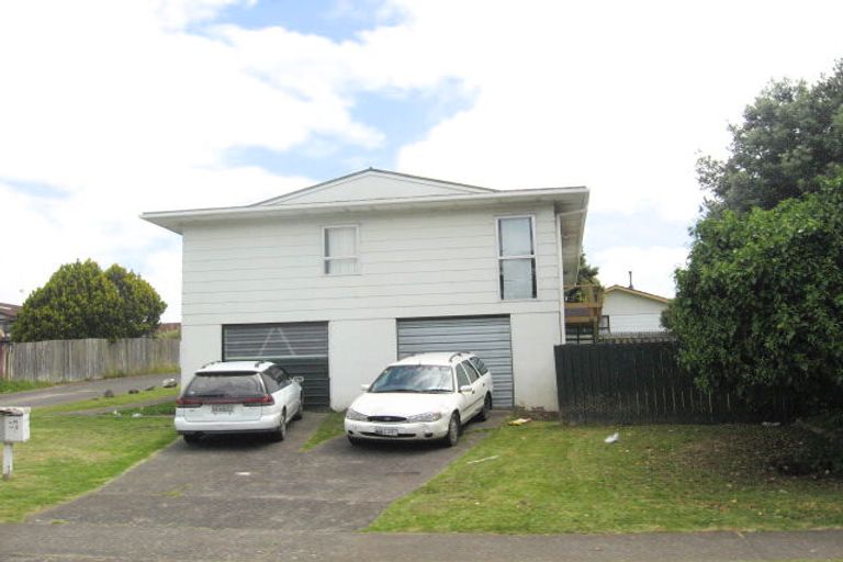 Photo of property in 1/11 Frobisher Way, Clendon Park, Auckland, 2103