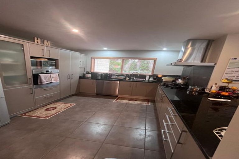Photo of property in 10 Chard Place, Flat Bush, Auckland, 2016