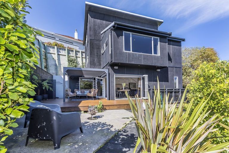 Photo of property in 161a Totara Road, Miramar, Wellington, 6022