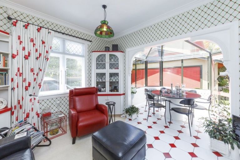 Photo of property in 302 Park Road, Hokowhitu, Palmerston North, 4410