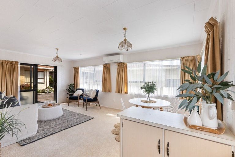 Photo of property in 11 Tukapa Street, Westown, New Plymouth, 4310