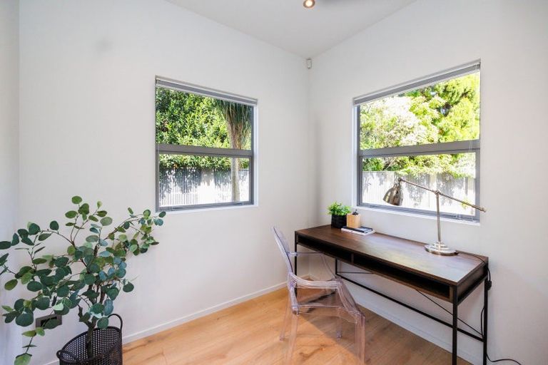 Photo of property in 23 Montgomery Terrace, Hokowhitu, Palmerston North, 4410