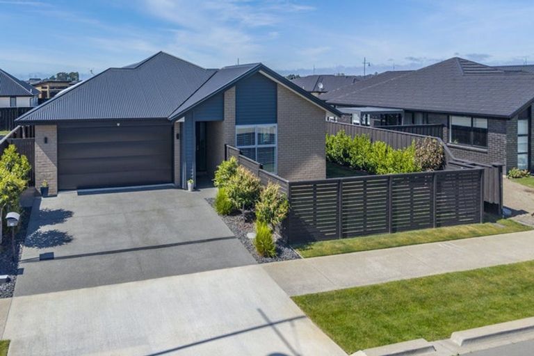 Photo of property in 28 Te Hurunui Drive, Pegasus, 7612