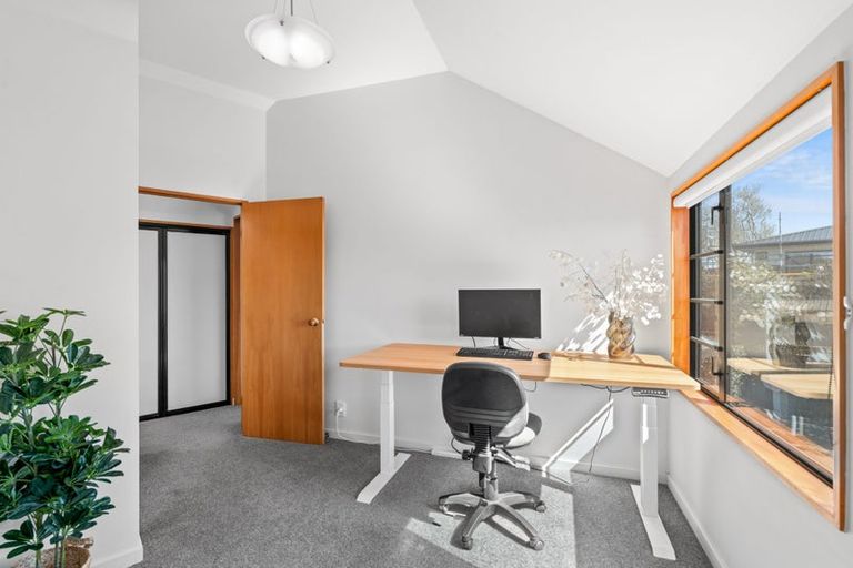 Photo of property in 71 Hamilton Avenue, Ilam, Christchurch, 8041
