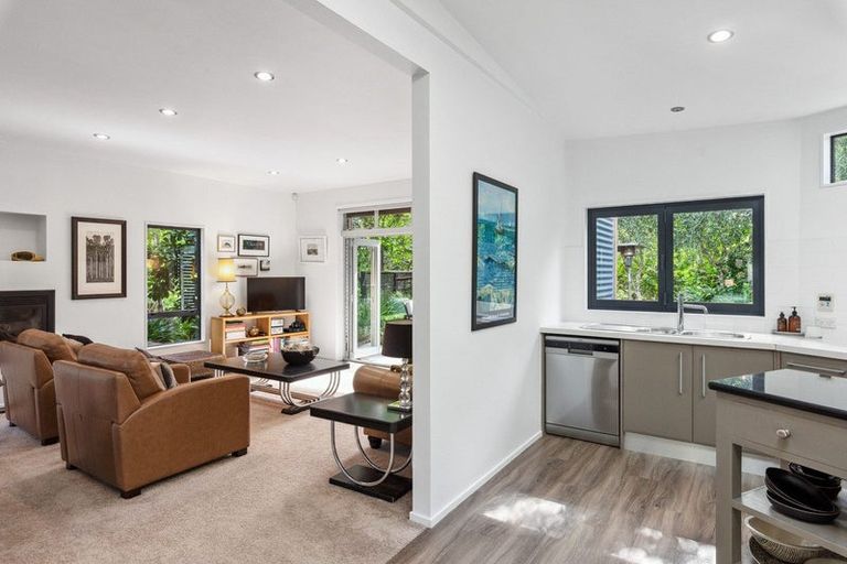 Photo of property in 2 Fiesta Grove, Raumati Beach, Paraparaumu, 5032