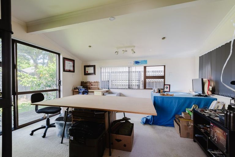 Photo of property in 23 Haast Place, Awapuni, Palmerston North, 4412