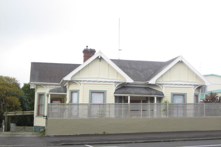 Photo of property in 418 Devon Street East, Strandon, New Plymouth, 4312