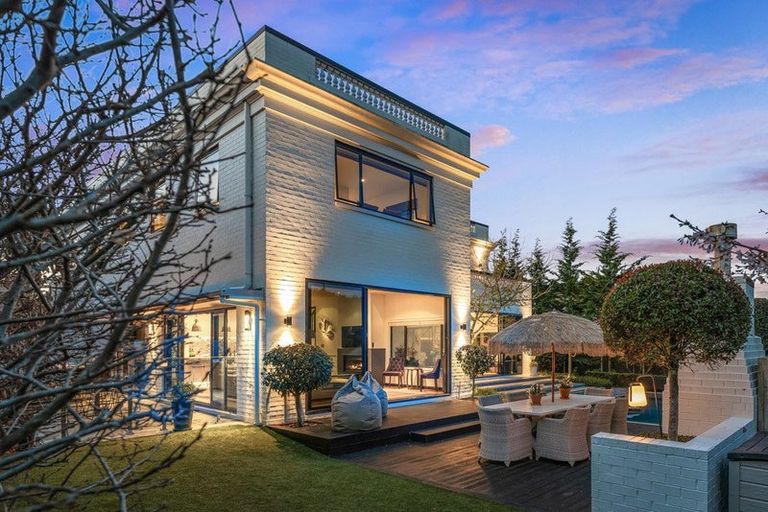 Photo of property in 11b Greenhithe Road, Greenhithe, Auckland, 0632