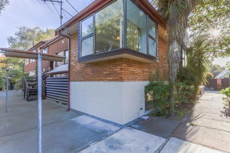 Photo of property in 92 Clyde Road, Ilam, Christchurch, 8041