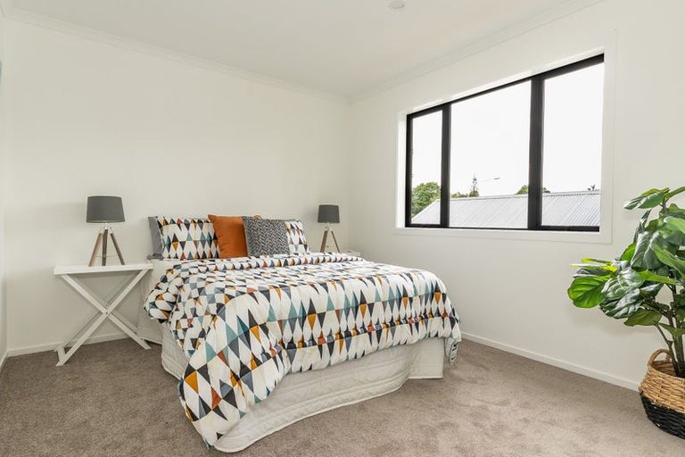 Photo of property in 1/4 Marama Street, Castor Bay, Auckland, 0620