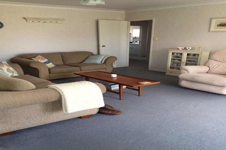 Photo of property in 8b Garden Terrace, Pukekohe, 2120