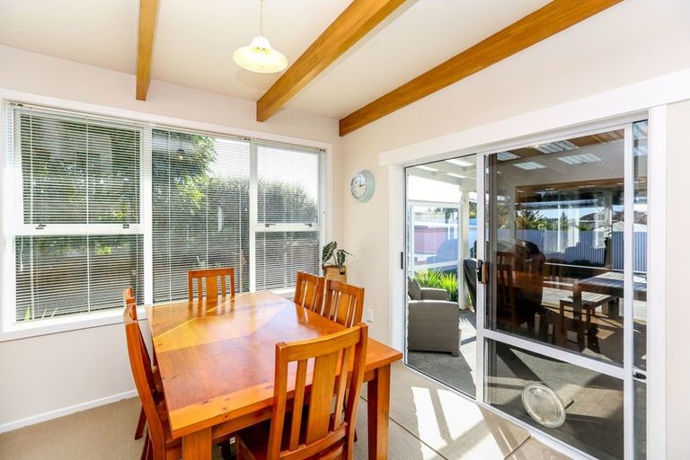 Photo of property in 41 Nevada Drive, Merrilands, New Plymouth, 4312