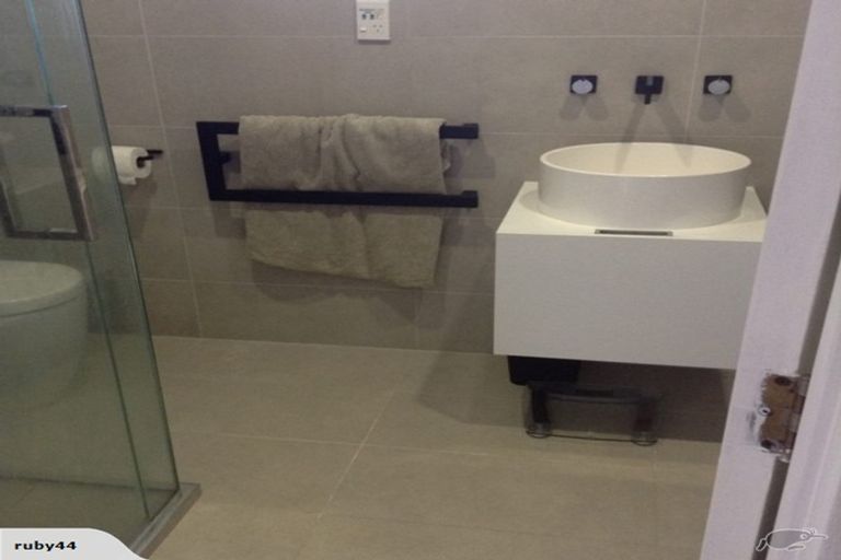 Photo of property in 54 Sunnyvale Road, Massey, Auckland, 0614