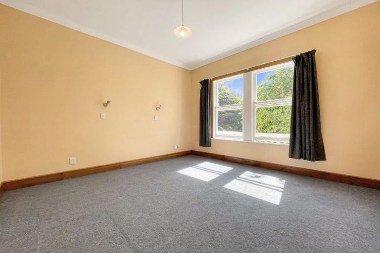 Photo of property in 123a Glenmore Street, Kelburn, Wellington, 6012