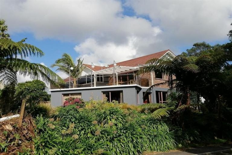 Photo of property in 12 Russell Drive, Oakura, 4314