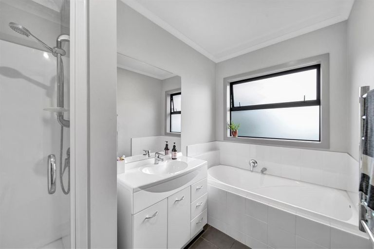 Photo of property in 5a James Drive, Bell Block, New Plymouth, 4312