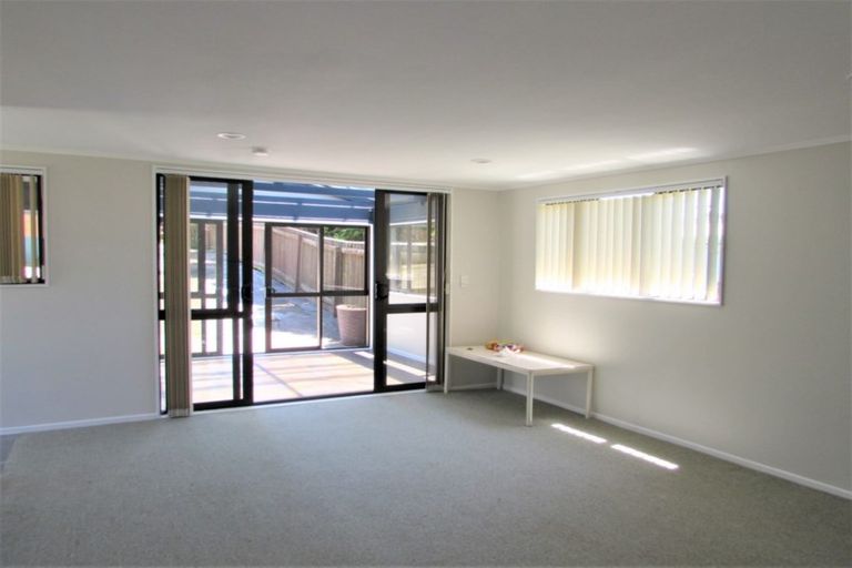 Photo of property in 144 Driver Crescent, Cannons Creek, Porirua, 5024