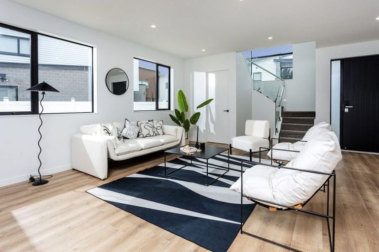 Photo of property in 23a Glenvar Road, Torbay, Auckland, 0630