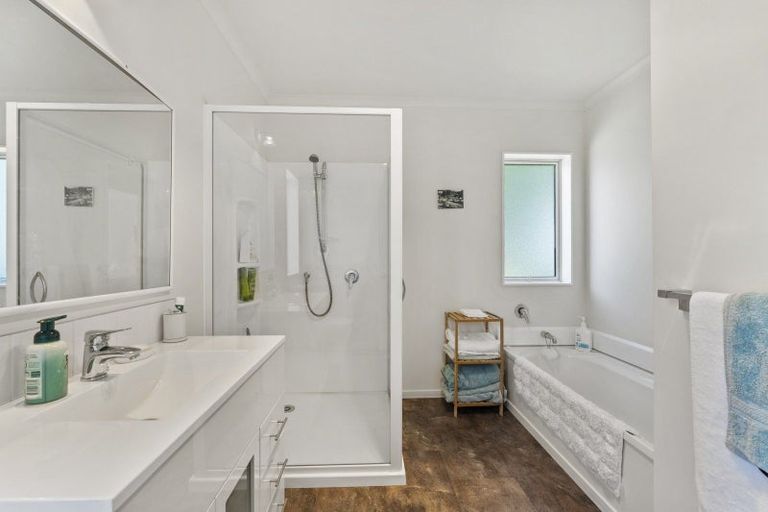 Photo of property in 20 Kiharoa Street, Otaki Beach, Otaki, 5512