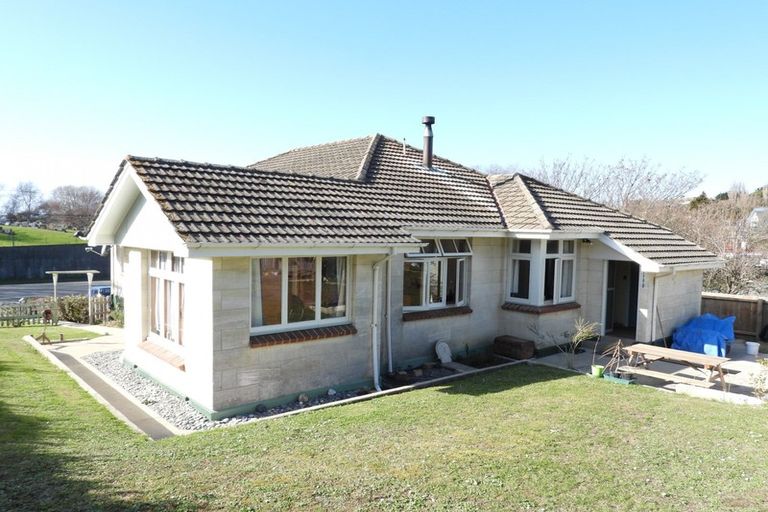 Photo of property in 62 Perth Street, South Hill, Oamaru, 9400