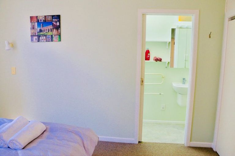 Photo of property in 211 The Parade, Island Bay, Wellington, 6023