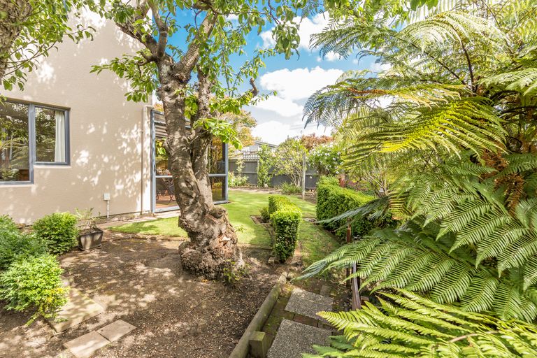 Photo of property in 128a Mcfaddens Road, St Albans, Christchurch, 8052