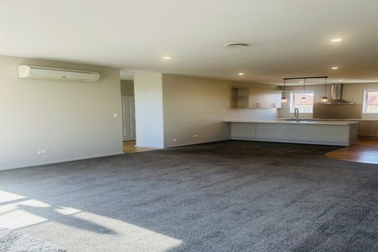 Photo of property in 10 Pakura Street, Pegasus, 7612