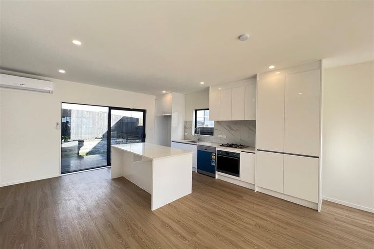 Photo of property in 38b Crestview Rise, Papakura, 2110