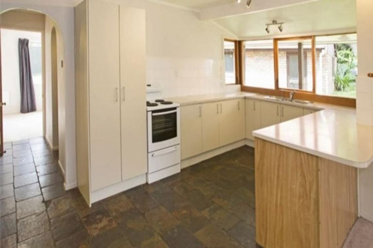 Photo of property in 30 Venus Place, Half Moon Bay, Auckland, 2012