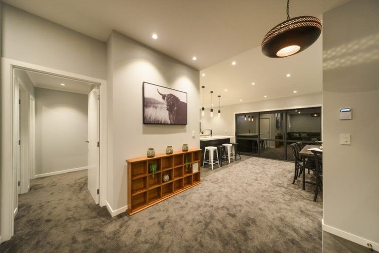 Photo of property in 3 Vaucluse Heights, Fitzherbert, Palmerston North, 4410