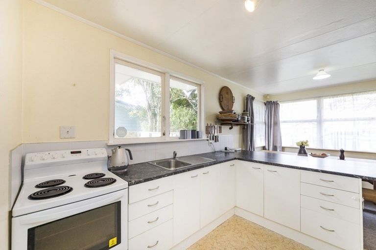 Photo of property in 90 Apollo Parade, Milson, Palmerston North, 4414