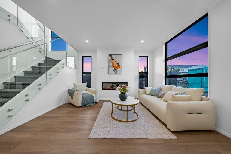 Photo of property in 34 Emerald Avenue, Rosehill, Papakura, 2113