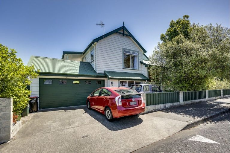 Photo of property in 36 Napier Terrace, Hospital Hill, Napier, 4110