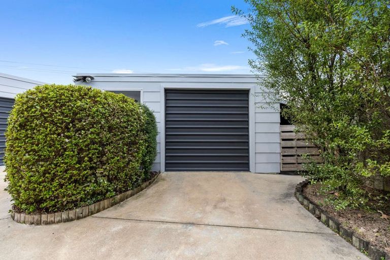 Photo of property in 10 Walnut Place, Owhata, Rotorua, 3010