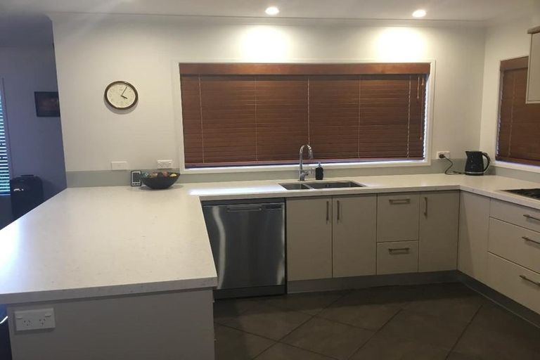 Photo of property in 28 Redwood Crescent, Hurdon, New Plymouth, 4310