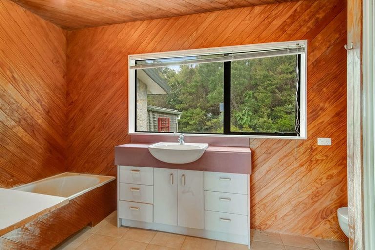 Photo of property in 9 Maire Road, Orewa, 0931