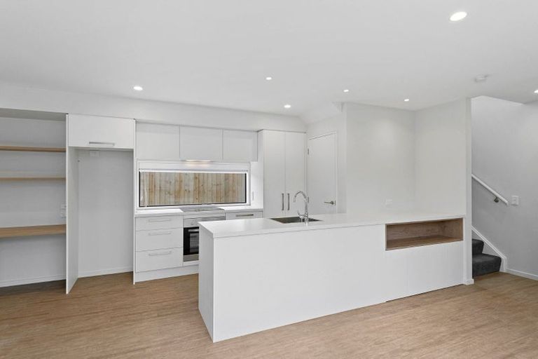 Photo of property in 2/15 Waltham Road, Sydenham, Christchurch, 8023