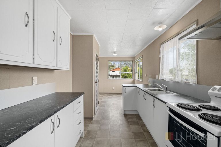 Photo of property in 14 Sunline Place, Ngongotaha, Rotorua, 3010
