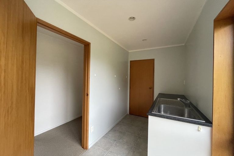 Photo of property in 1 Calypso Place, Rothesay Bay, Auckland, 0630