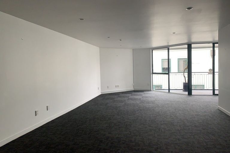 Photo of property in St James Courts, 2/77 Gloucester Street, Christchurch Central, Christchurch, 8013