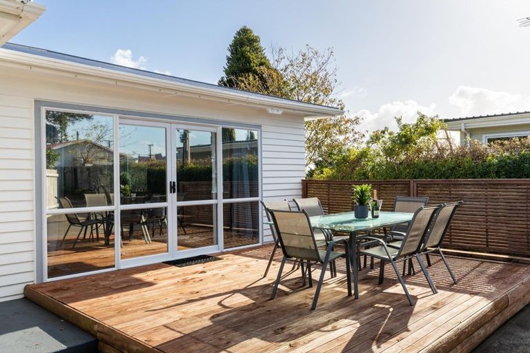 Photo of property in 136a Seaview Road, Westown, New Plymouth, 4310