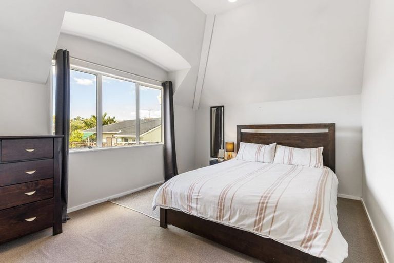 Photo of property in 2/13 Eversleigh Road, Belmont, Auckland, 0622