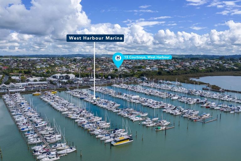 Photo of property in 15 Courtneys, West Harbour, Auckland, 0618